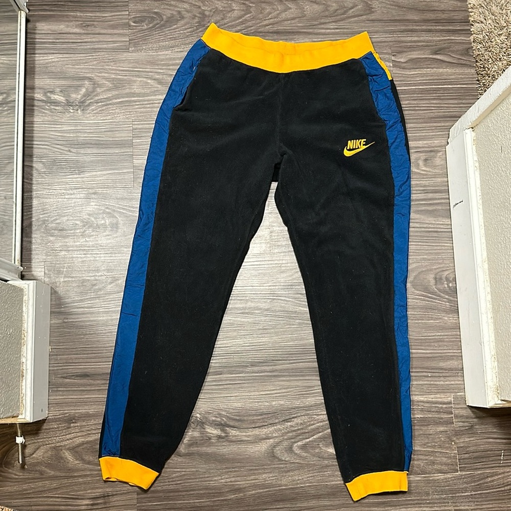 women’s fleece nike joggers retro style